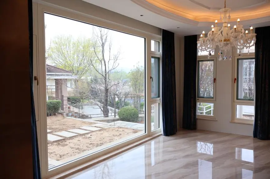 How to choose between aluminum windows and aluminum clad wooden windows