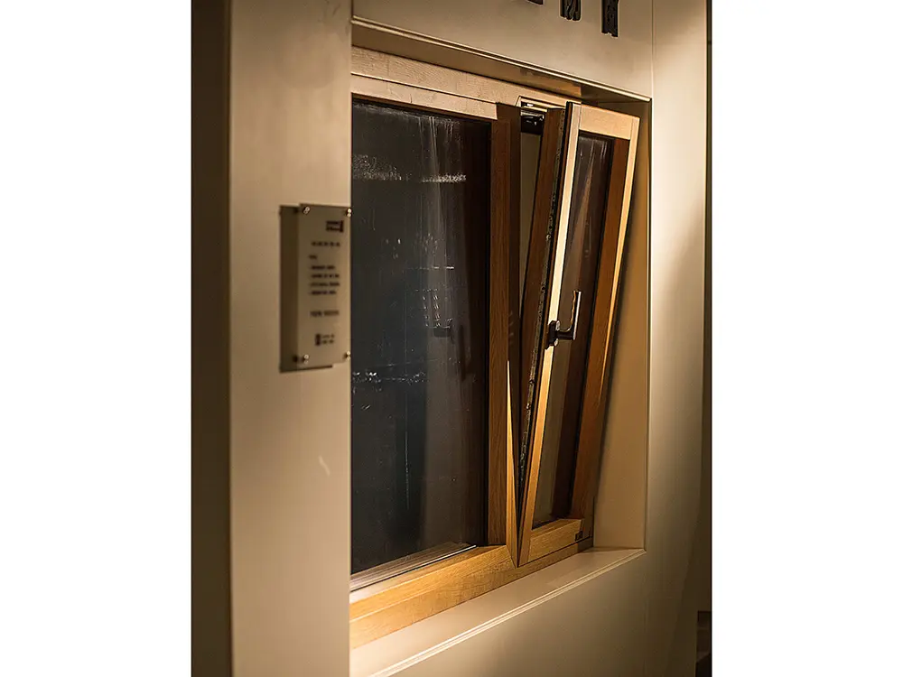 Joyfident 115 three-proofing aluminum clad wood window (4).jpeg